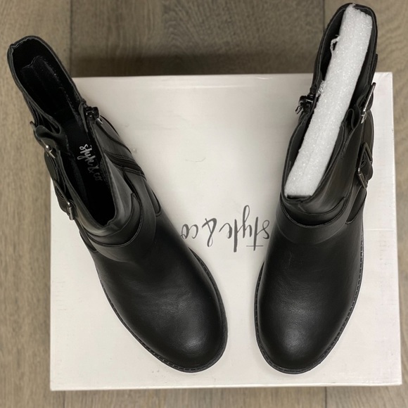 Cap Toe Mid-Calf Round Toe Block Heel Boots NWB! - Picture 3 of 16